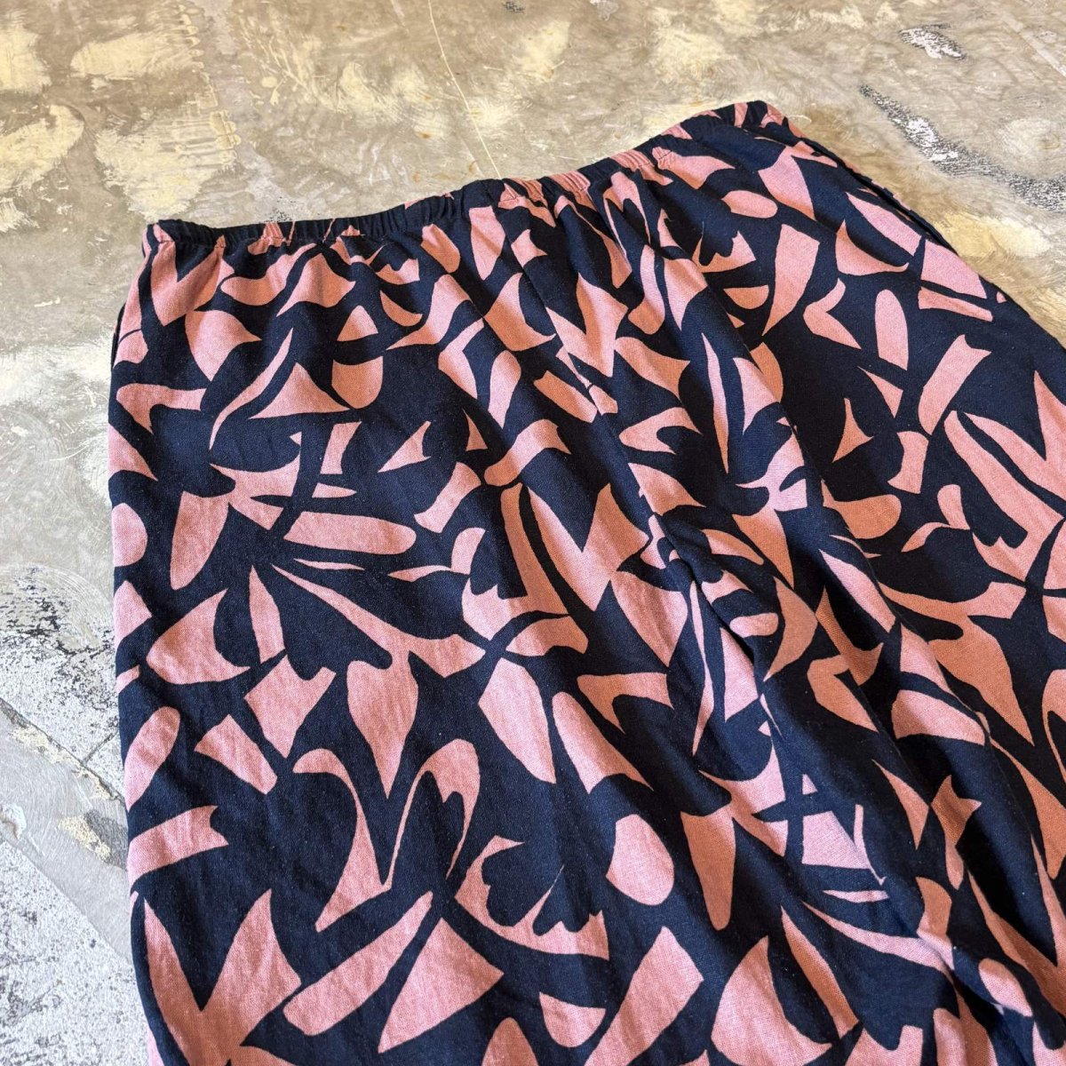 画像9: ALL OVER ARTISTIC PATTERN WIDE SILHOUETTE PANTS / FREE (9)