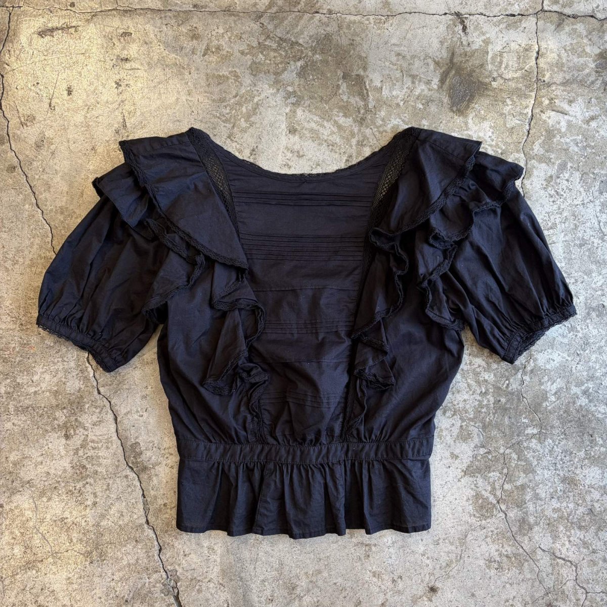 画像2: FRONT BUTTON DESIGN FRILL S/S BLOUSE / Ladies S (2)