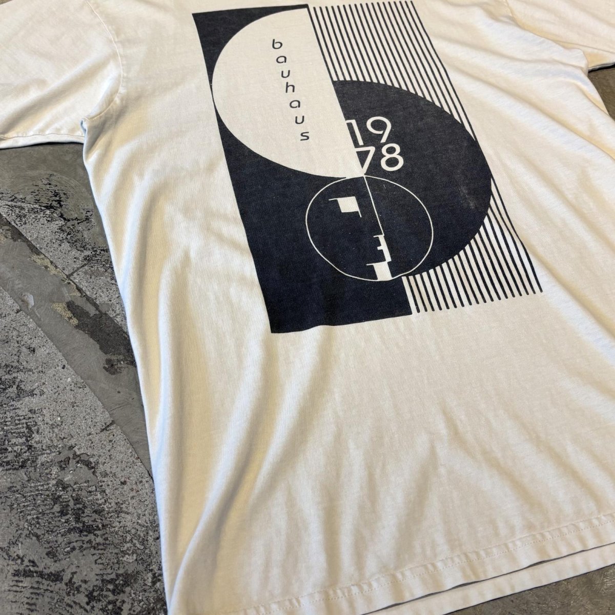 画像5: "BAUHAUS" FRONT SIDE PRINTED S/S TEE / Mens XL (5)