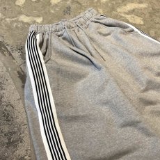 画像8: SIDE LINE WIDE SILHOUETTE SWEAT SHORTS / FREE (8)