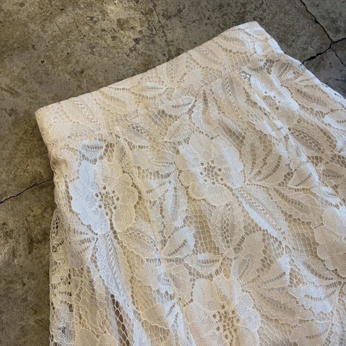 画像3: WHITE COLOR ALL OVER LACE DESIGN LONG SKIRT / W24~W31 (3)