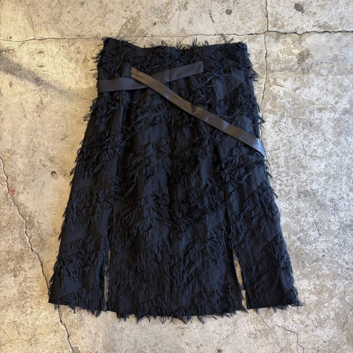 画像2: POINT SHAGGY 4 SLIT DESIGN BELT LOOP  SKIRT / W29 (2)
