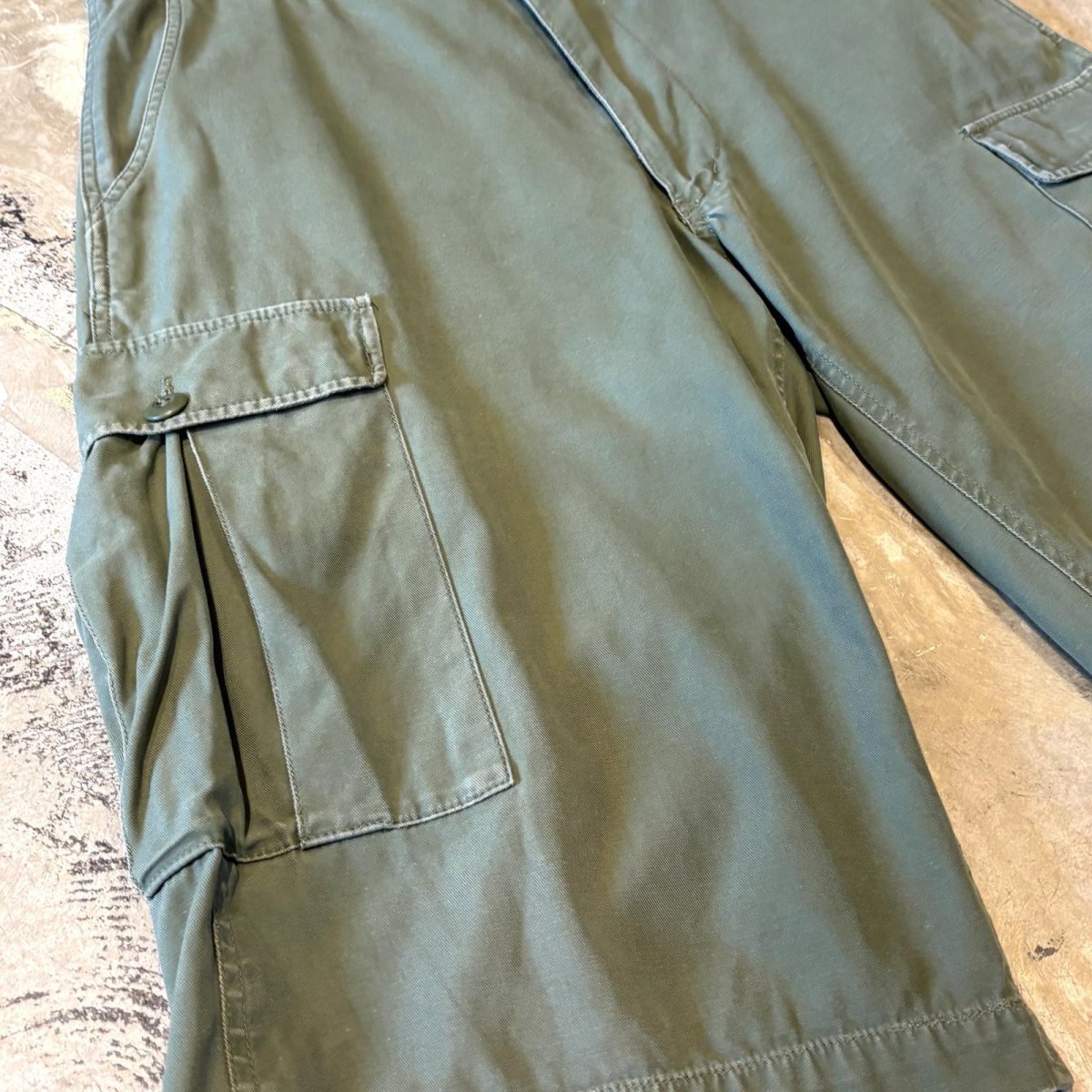 画像5: GREEN COLOR WIDE MILITARY CARGO SHORTS / W31 (5)