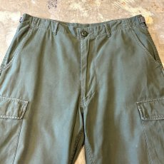 画像9: GREEN COLOR WIDE MILITARY CARGO SHORTS / W31 (9)