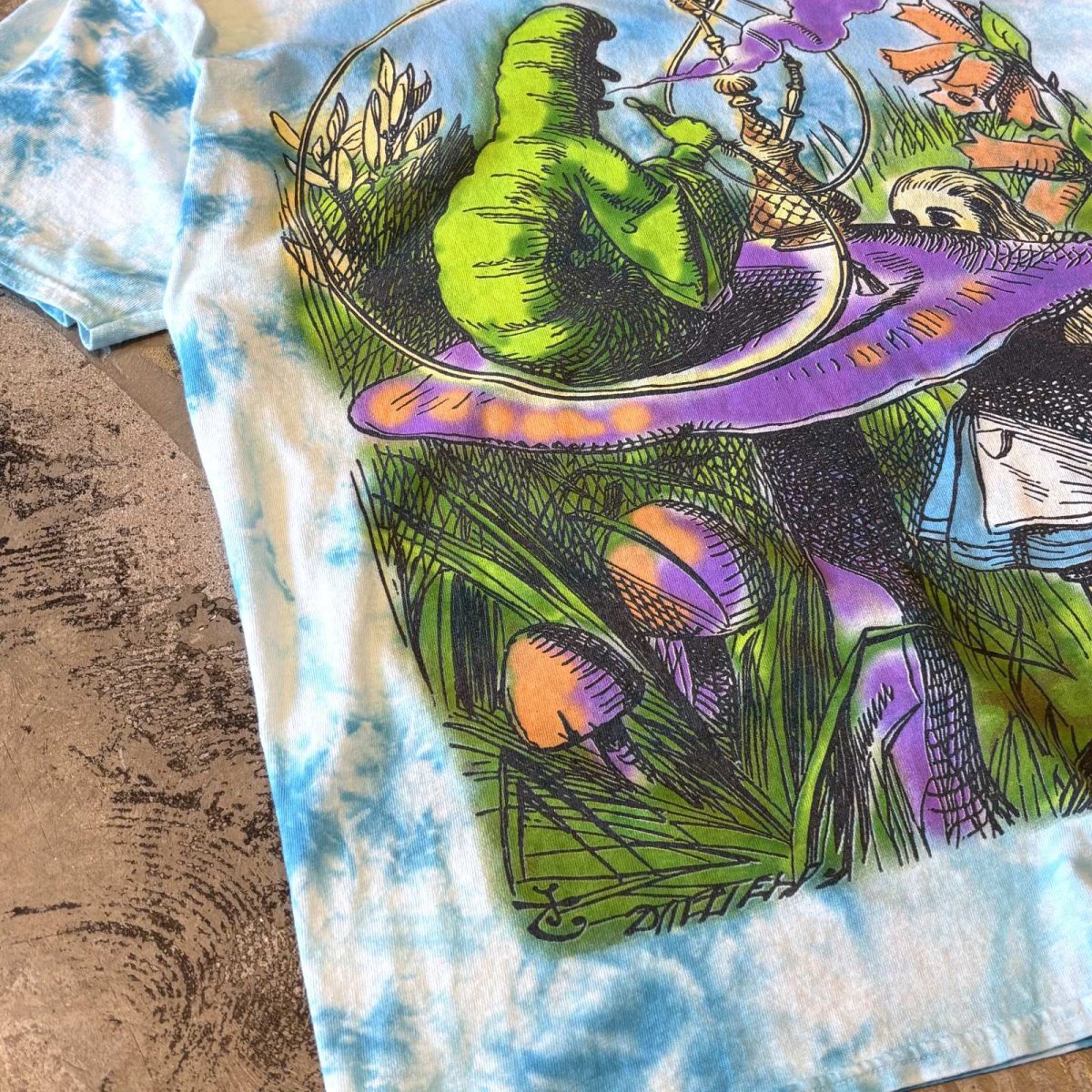 画像5: "ALICE IN WONDERLAND" PRINTED TIE DYE S/S TEE / Mens XL (5)
