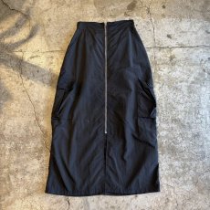 画像1: FRONT ZIP DESIGN NYLON CARGO SKIRT / W25~W29 (1)