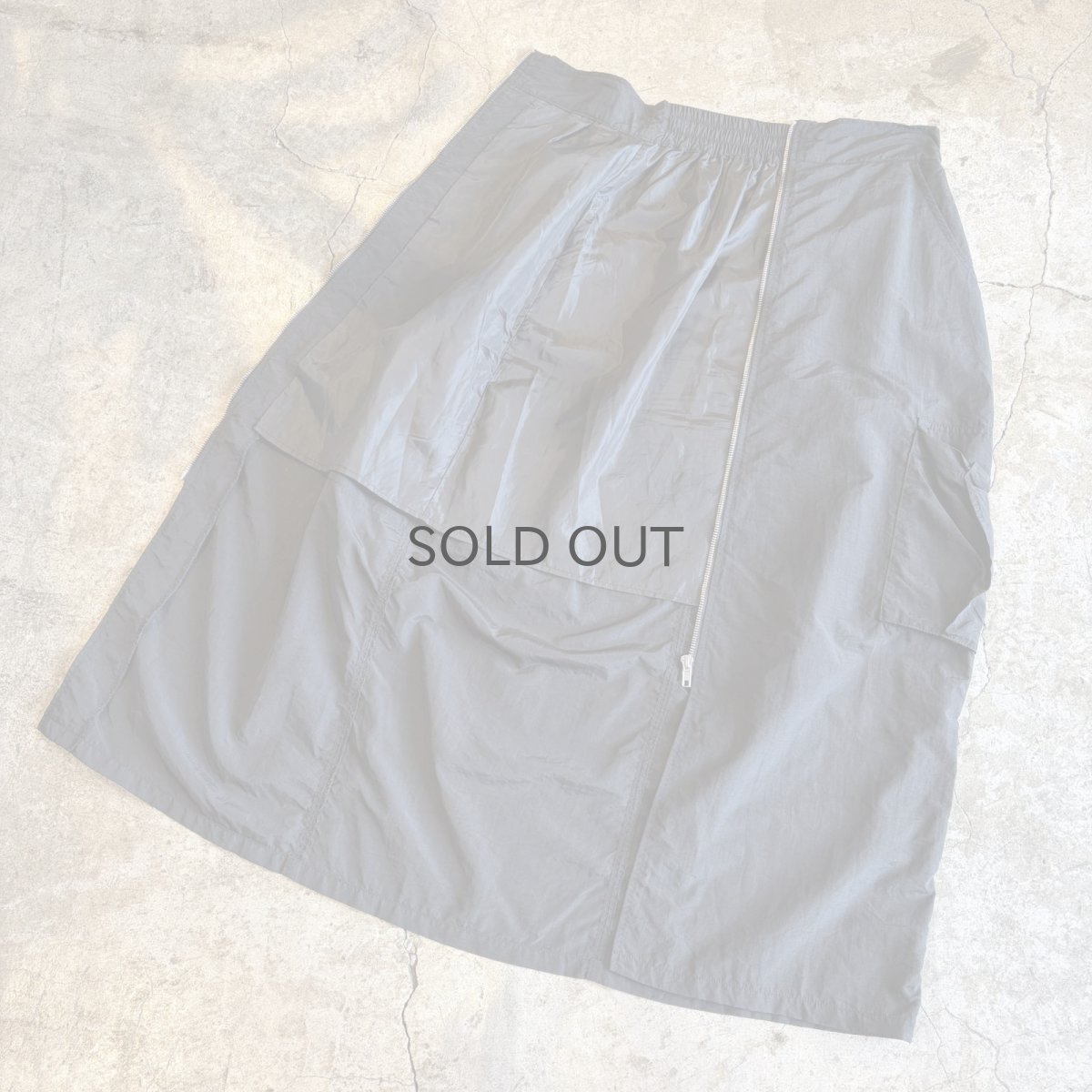 画像6: FRONT ZIP DESIGN NYLON CARGO SKIRT / W25~W29 (6)