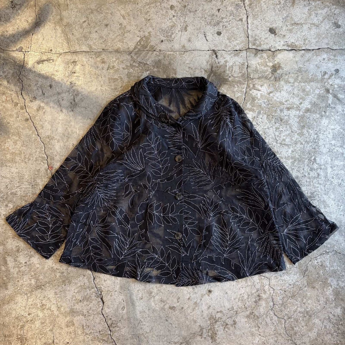 画像1: LEAVES PATTERN EMBROIDERY DOUBLE COLLAR DESIGN SHEER SHIRT / Ladies M (1)