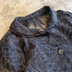 画像3: LEAVES PATTERN EMBROIDERY DOUBLE COLLAR DESIGN SHEER SHIRT / Ladies M (3)