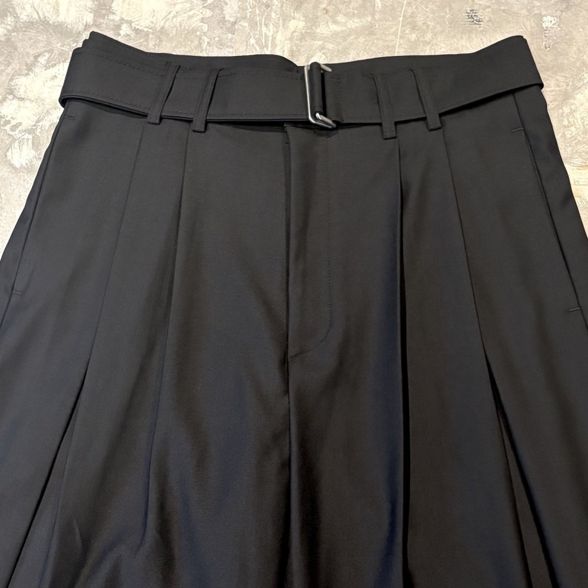 画像10: 【WONDERGROUND】WIDE SILHOUETTE BELTED SLACKS / BLACK / OS (10)