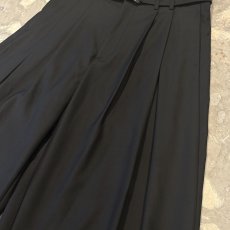 画像4: 【WONDERGROUND】WIDE SILHOUETTE BELTED SLACKS / BLACK / OS (4)
