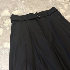 画像3: 【WONDERGROUND】WIDE SILHOUETTE BELTED SLACKS / BLACK / OS (3)