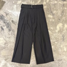 画像1: 【WONDERGROUND】WIDE SILHOUETTE BELTED SLACKS / GRAY / OS (1)