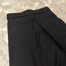 画像9: 【WONDERGROUND】WIDE SILHOUETTE BELTED SLACKS / BLACK / OS (9)