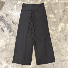 画像2: 【WONDERGROUND】WIDE SILHOUETTE BELTED SLACKS / GRAY / OS (2)