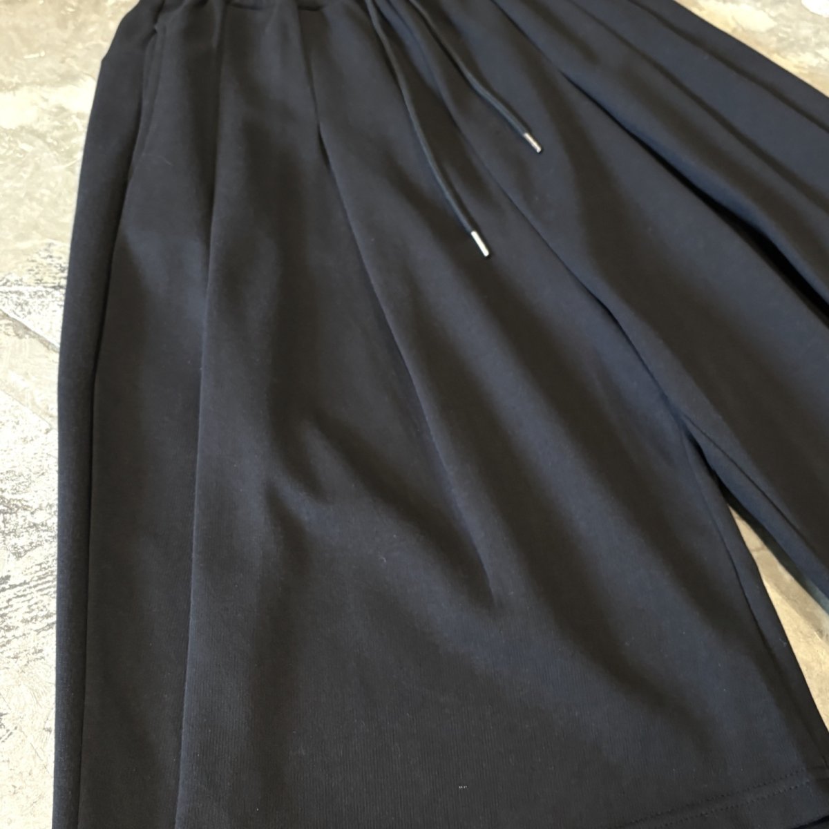 画像5: 【WONDERGROUND】MULTI TUCK WIDE SILHOUETTE COTTON SWEAT SHORTS / OS (5)