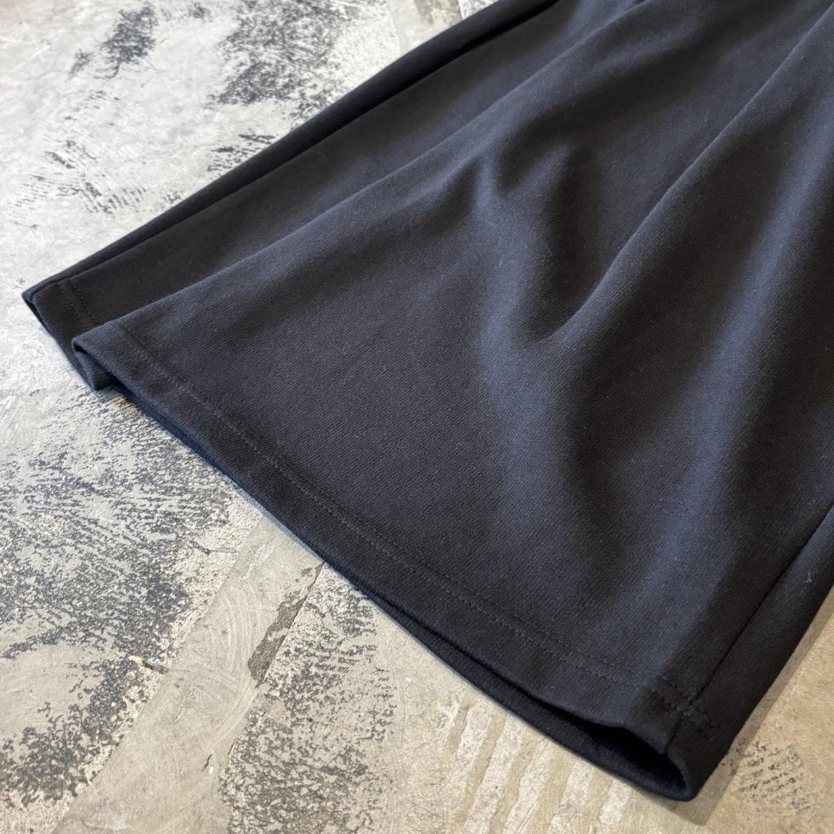 画像8: 【WONDERGROUND】MULTI TUCK WIDE SILHOUETTE COTTON SWEAT SHORTS / OS (8)