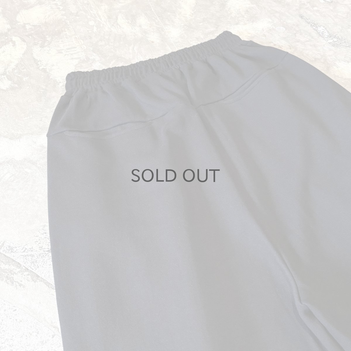 画像9: 【WONDERGROUND】MULTI TUCK WIDE SILHOUETTE COTTON SWEAT SHORTS / OS (9)