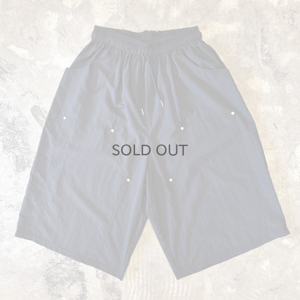 画像1: 【WONDERGROUND】DOUBLE KNEE STYLE WIDE SILHOUETTE NYLON SHORTS / OS (1)