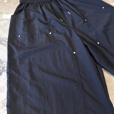 画像5: 【WONDERGROUND】DOUBLE KNEE STYLE WIDE SILHOUETTE NYLON SHORTS / OS (5)