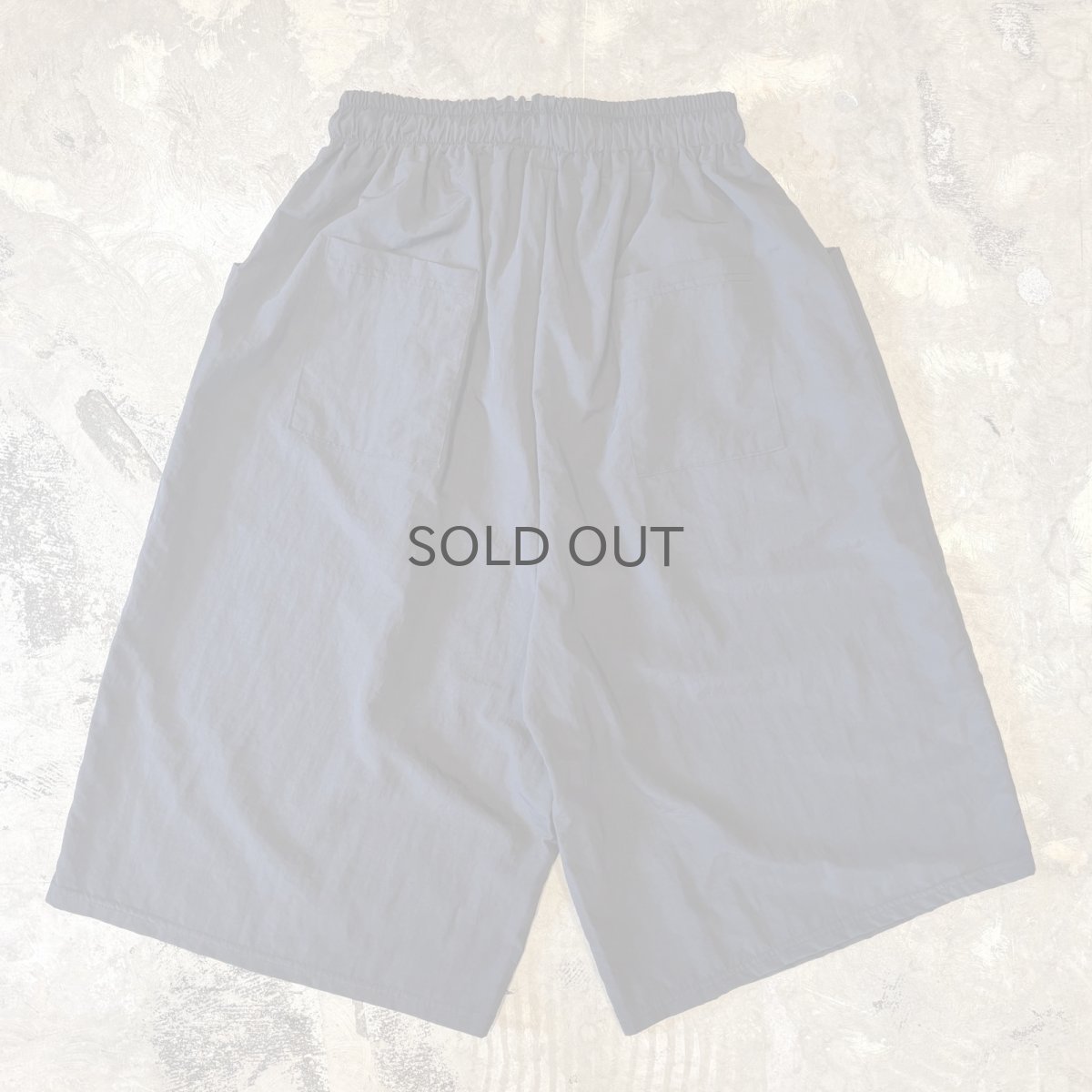 画像2: 【WONDERGROUND】DOUBLE KNEE STYLE WIDE SILHOUETTE NYLON SHORTS / OS (2)