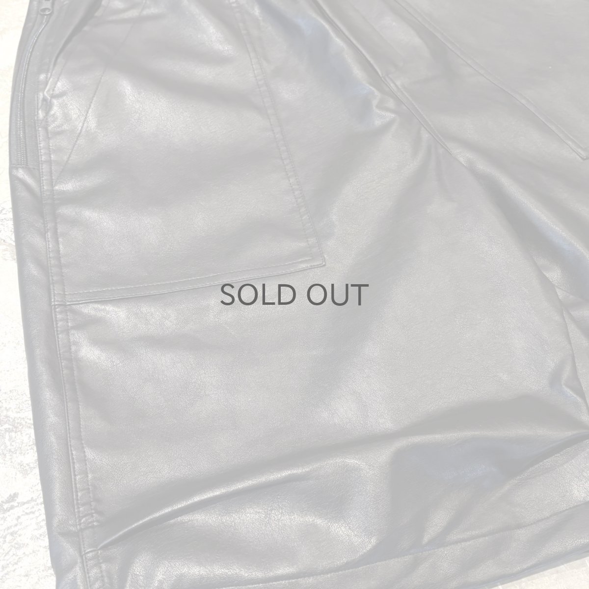 画像5: BLACK COLOR WIDE SILHOUETTE FAUX LEATHER SHORTS / FREE (5)