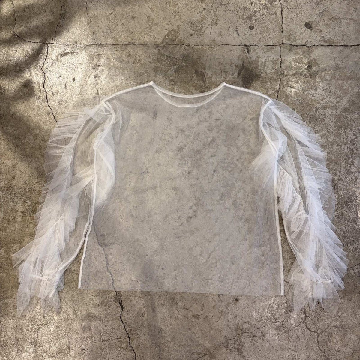 画像2: WHITE COLOR FRILL SHOULDER DESIGN TULLE SHEER L/S TOPS / Ladies L (2)
