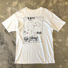 画像1: 80~90's CAEFE ART DRONT PRINTED S/S TEE / Mens L / MADE IN USA (1)