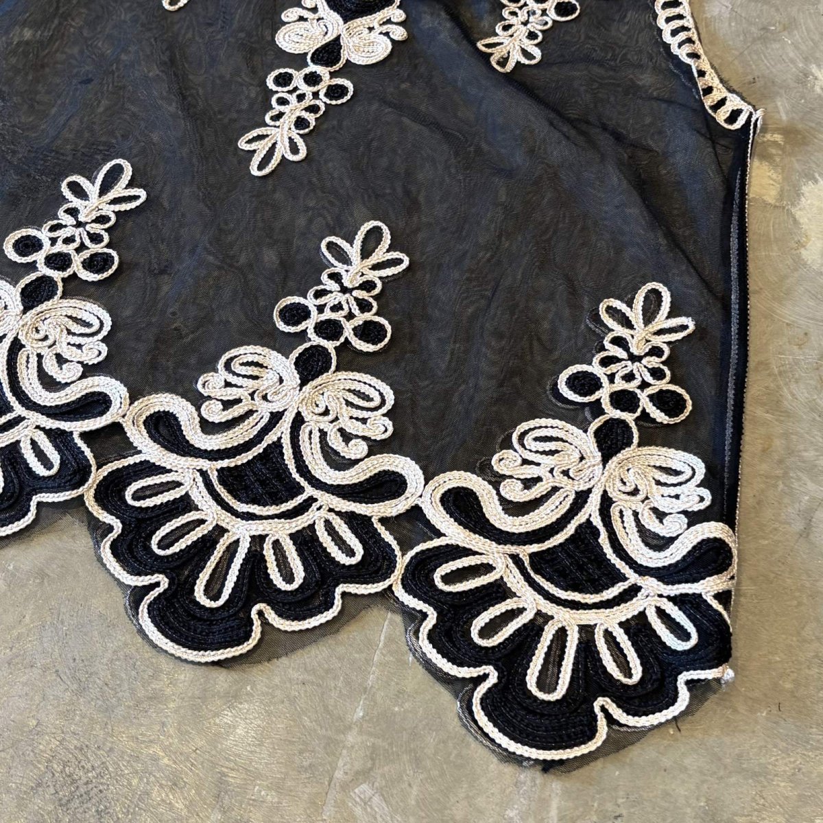 画像6: MONOCHROME LINE ART SHEER VEST / Mens S~M (6)