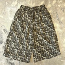 画像1: ALL OVER PATTERN WIDE SILHOUETTE SHORTS / ~W36 (1)
