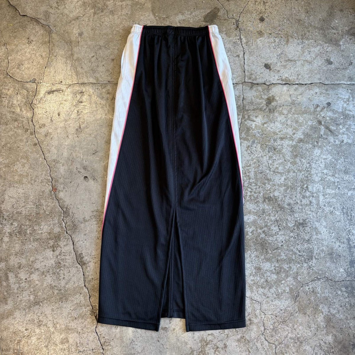画像2: 【Wiz&Witch】"UNITED" SPORTY BACK SLIT LONG SKIRT / OS (2)