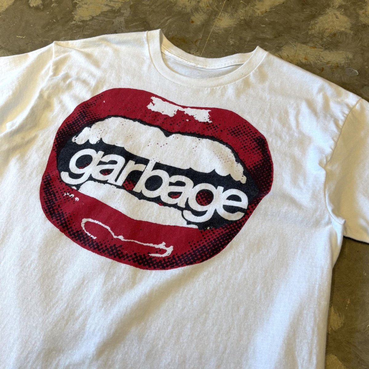 画像4: "GARBAGE" FRONT LIP PRINTED S/S TEE / Mens L (4)