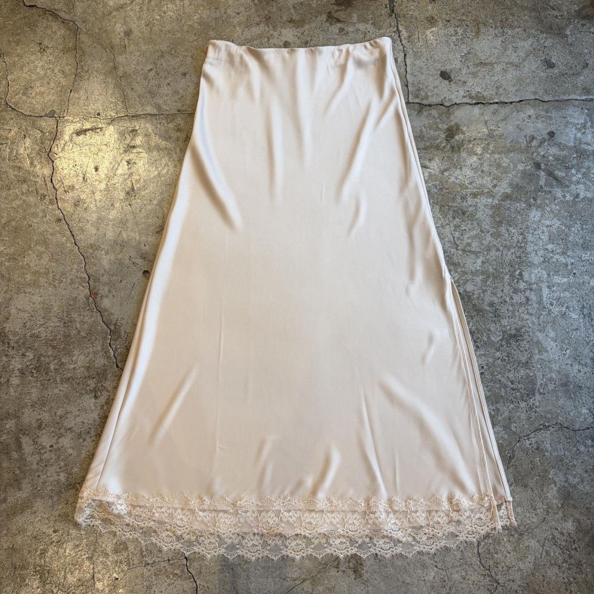 画像1: HEM LACE LINGERIE DESIGN SLIT LONG SKIRT / W30~W39 (1)