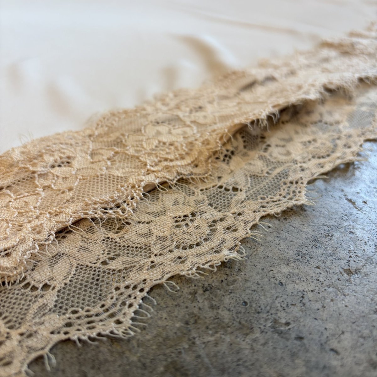 画像9: HEM LACE LINGERIE DESIGN SLIT LONG SKIRT / W30~W39 (9)