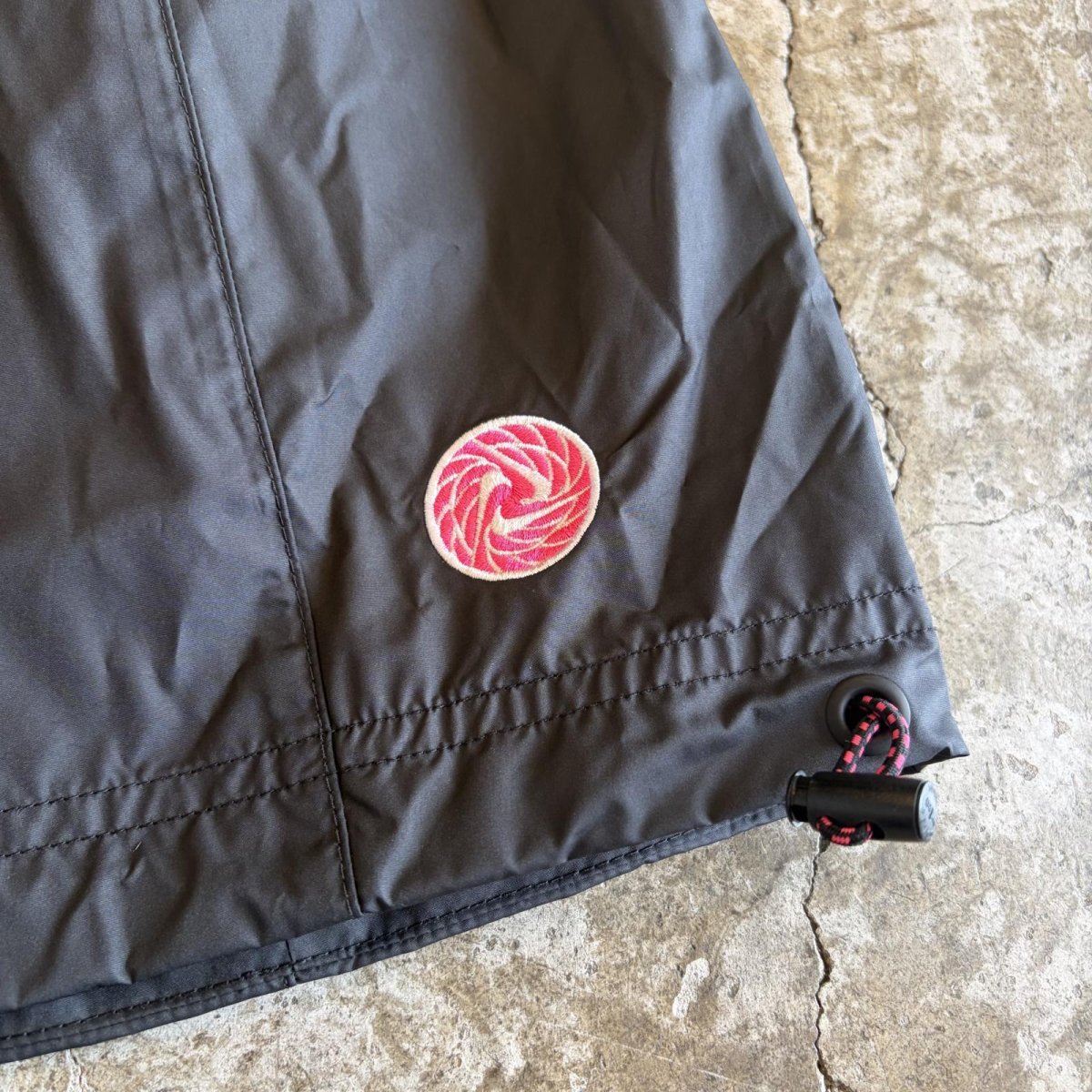 画像7: 【NIKE】DRAW CORD DESIGN BLACK COLOR NYLON SKIRT / FREE~W35(M) (7)
