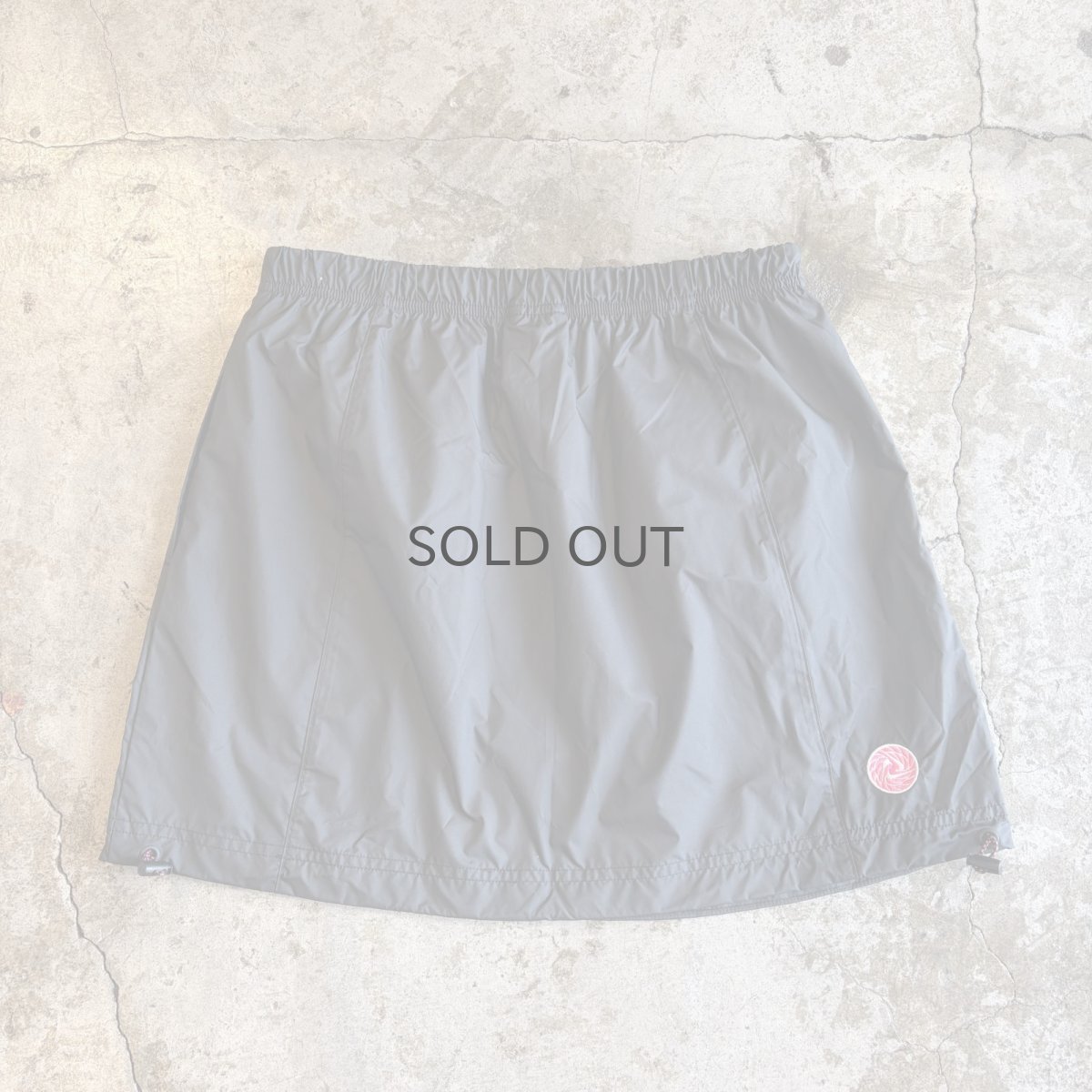 画像2: 【NIKE】DRAW CORD DESIGN BLACK COLOR NYLON SKIRT / FREE~W35(M) (2)