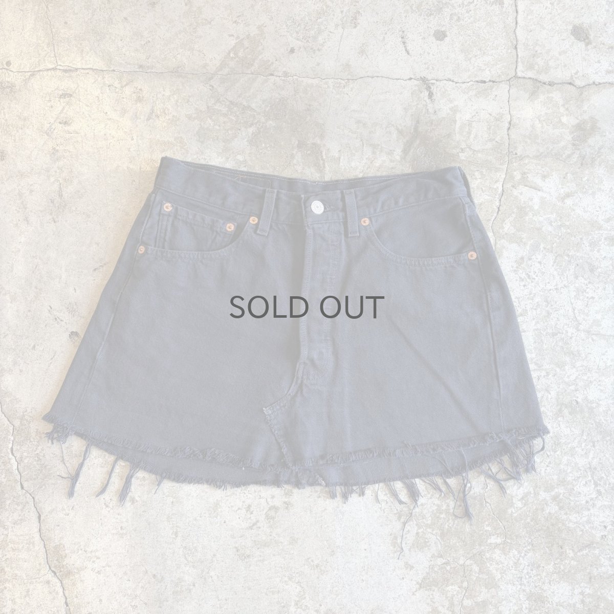 画像1: 【LEVI'S】CUT OFF DESIGN BLACK COLOR SKIRT / W31(W30) (1)