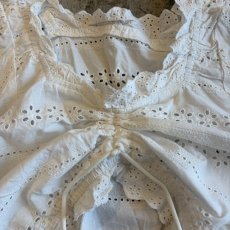 画像8: FRONT GATHER PUNCHING LACE FRILL DESIGN SHORT S/S TOPS / Ladies S (8)