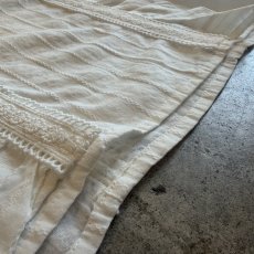 画像11: WHITE COLOR FRILL DESIGN SQUARE NECK TOPS / Ladies M (11)
