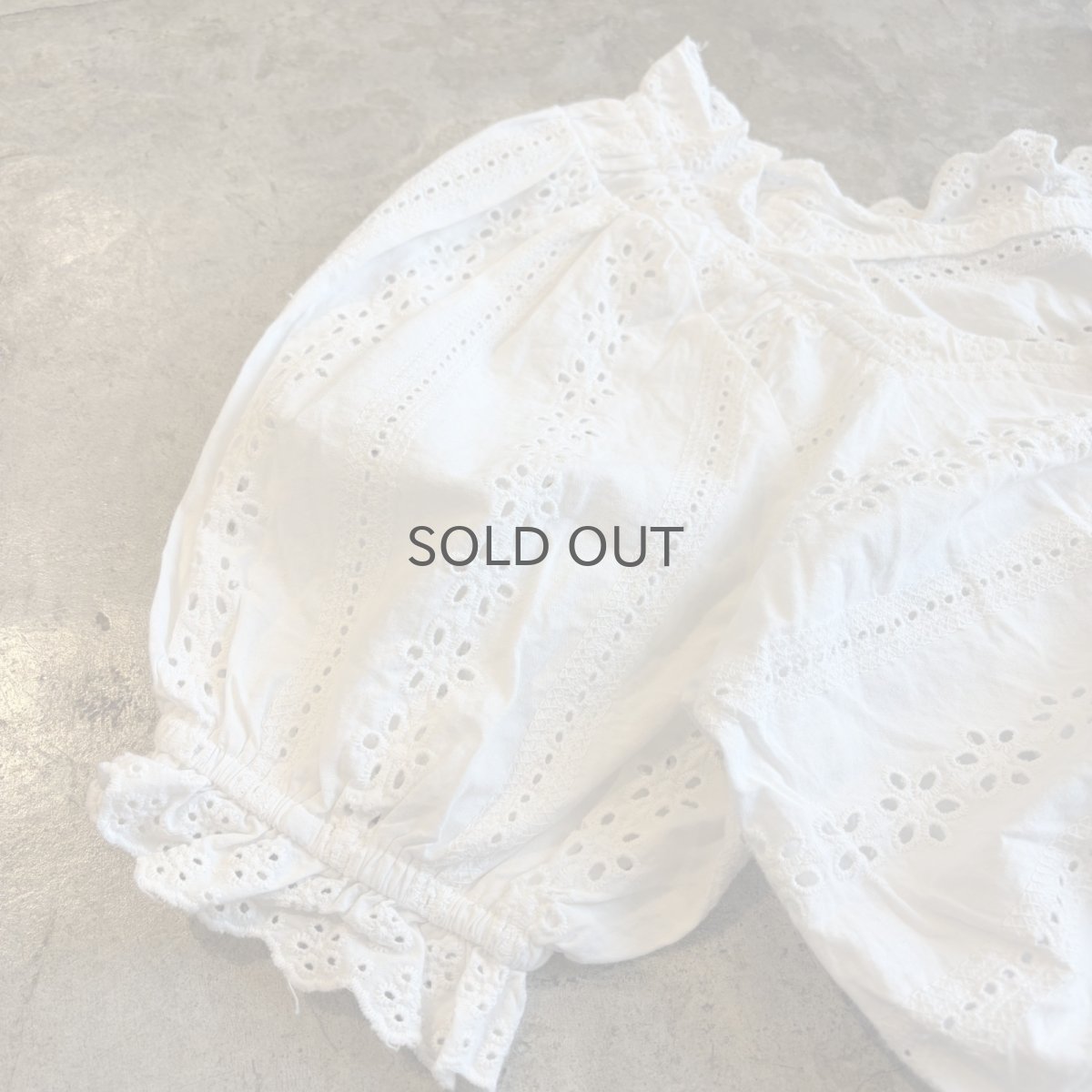 画像4: FRONT GATHER PUNCHING LACE FRILL DESIGN SHORT S/S TOPS / Ladies S (4)