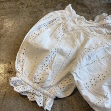 画像4: FRONT GATHER PUNCHING LACE FRILL DESIGN SHORT S/S TOPS / Ladies S (4)