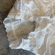 画像7: FRONT GATHER PUNCHING LACE FRILL DESIGN SHORT S/S TOPS / Ladies S (7)