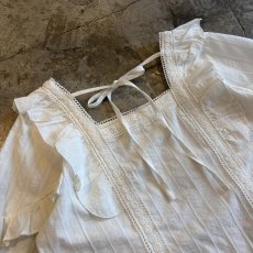 画像10: WHITE COLOR FRILL DESIGN SQUARE NECK TOPS / Ladies M (10)
