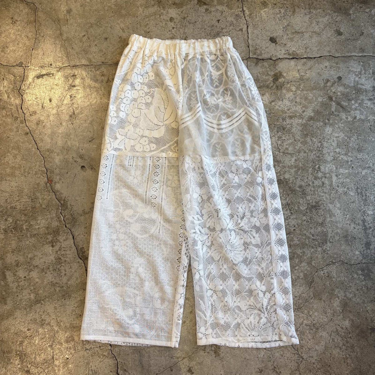画像1: WHITE COLOR PATCHWORK LACE DESIGN PANTS / W24~W36 (1)