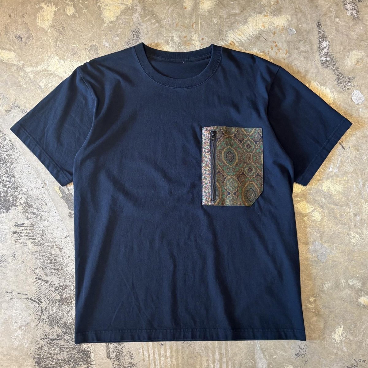 画像1: PATTERN SWITCHED SIP POCKET DESIGN S/S TEE / Mens L (1)