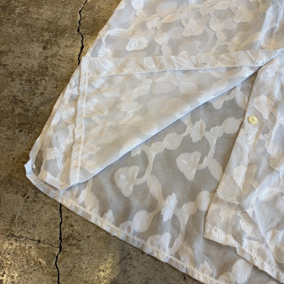 画像4: ALL OVER LEAVES PATTERN DESIGN SHEER S/S SHIRT / Ladies L / MADE IN FRANCE (4)