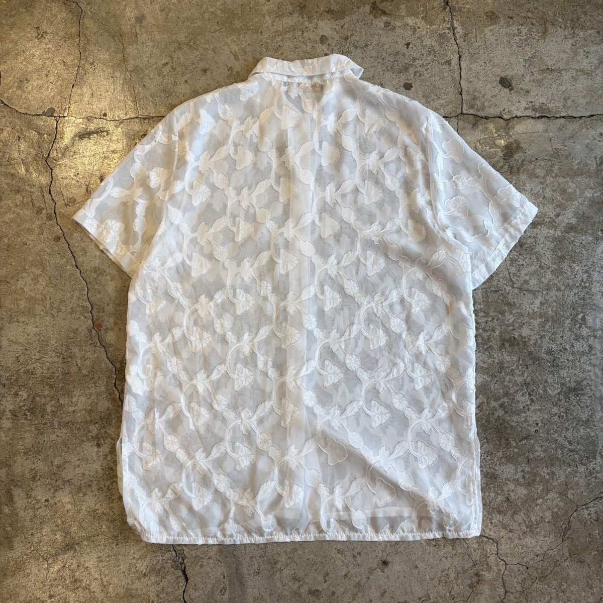 画像2: ALL OVER LEAVES PATTERN DESIGN SHEER S/S SHIRT / Ladies L / MADE IN FRANCE (2)