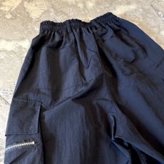 画像9: 【WONDERGROUND】ZIP CARGO POCKET WIDE SILHOUETTE NYLON SHORTS / OS (9)