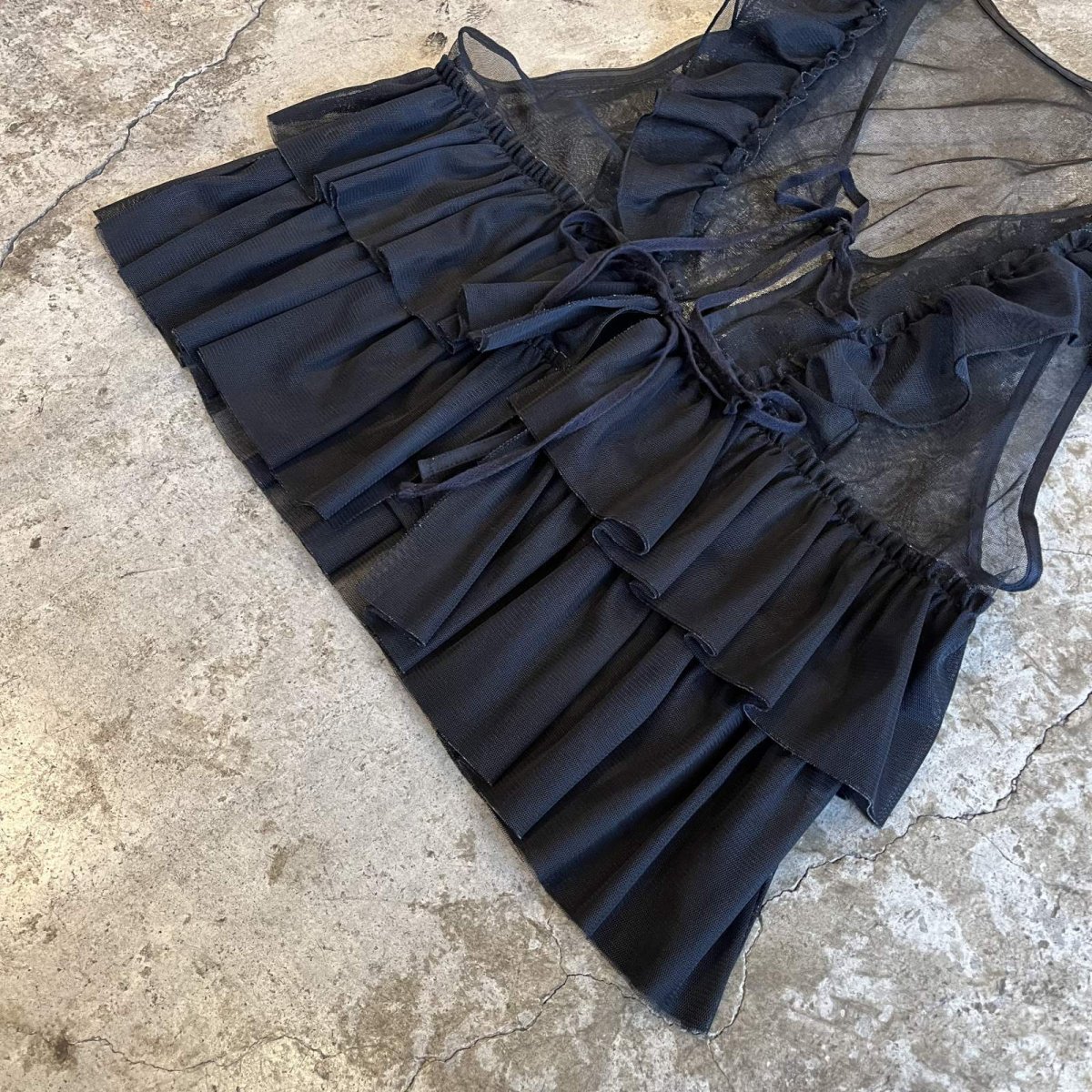 画像4: FRILL LINE TIERED DESIGN TULLE VEST / Ladies M (4)