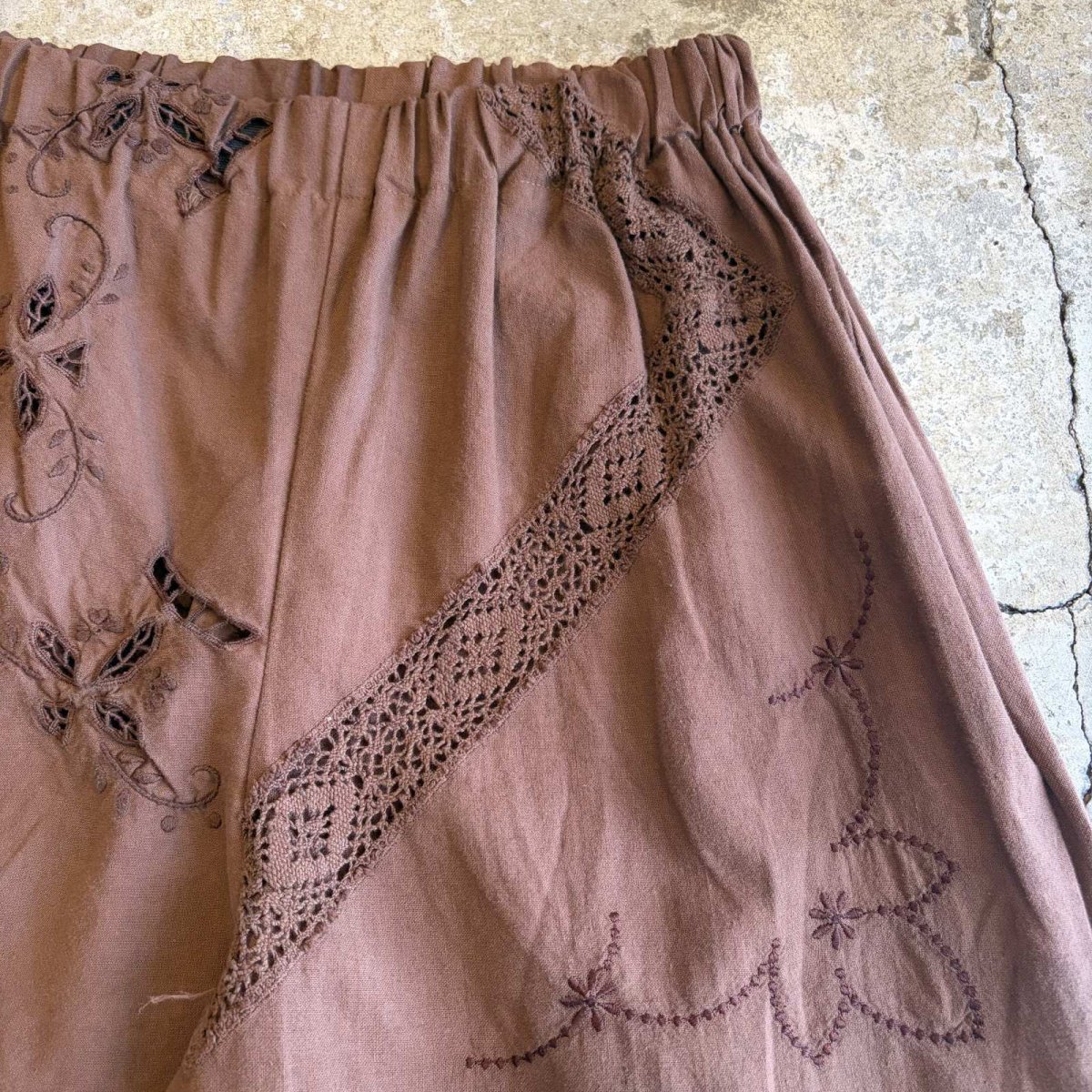 画像4: BROWN COLOR PUNCHING LACE DESIGN PATCHWORK PANTS / W24~W39 (4)